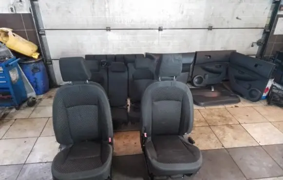 Nissan Qashqai+2 Seat set 