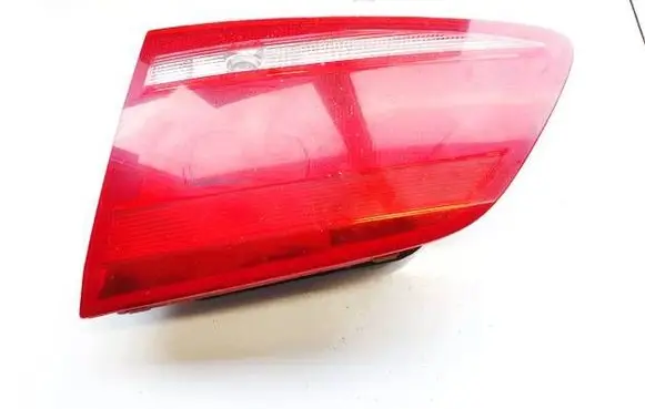 Tailgate rear/tail lights