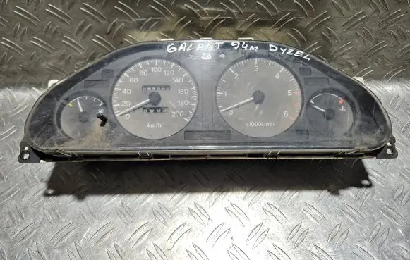 Mitsubishi Galant Speedometer (instrument cluster) MB918449