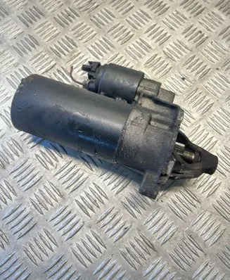 Volkswagen PASSAT B5 Starter motor 068911024C