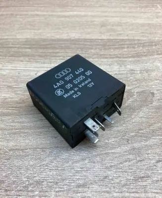 Audi A4 S4 B5 8D Other relay 4A0907440 05020500 361