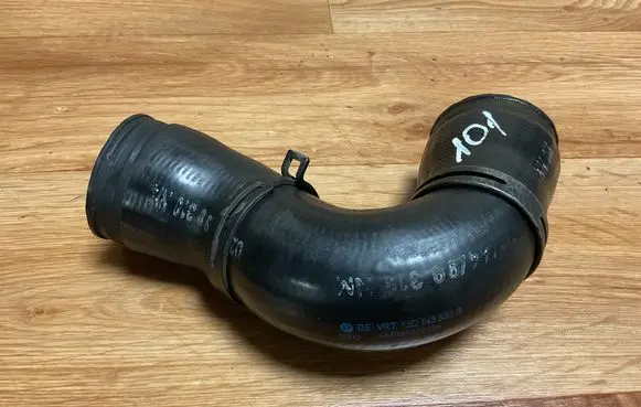 Intercooler hose/pipe