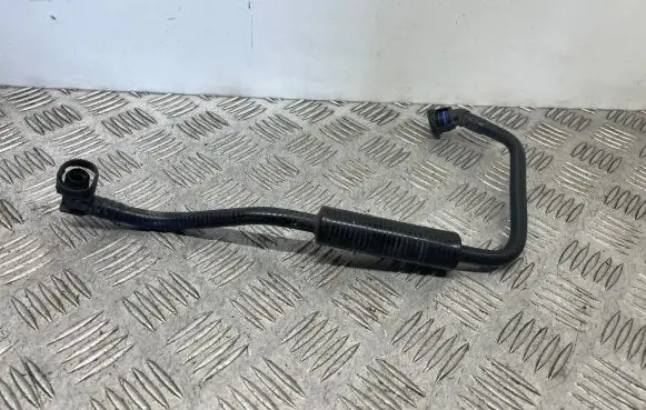 BMW 5 F10 F11 Breather hose/pipe 7636131