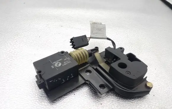 BMW 5 E39 Loading door lock 8360193 67118360193 51248120419