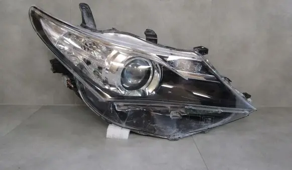 Toyota Auris E180 Headlight/headlamp 81110-02E20