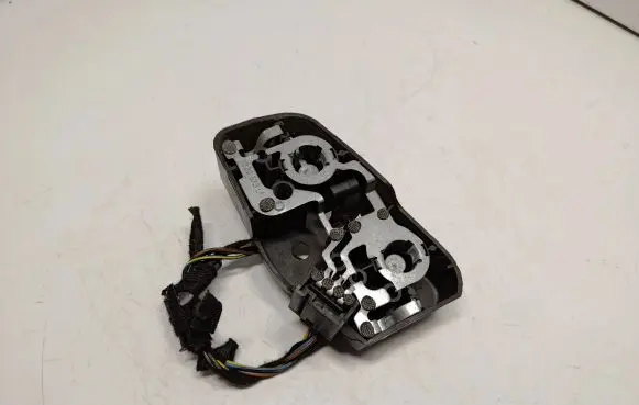 BMW 3 E46 Tail light bulb cover holder 6907937 63216907937 63217165743