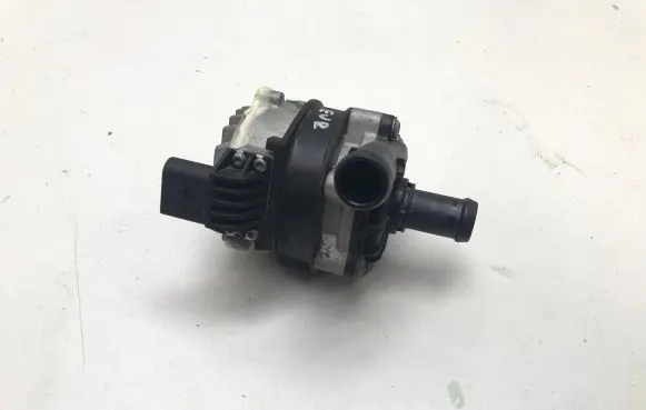 Volvo XC40 Electric auxiliary coolant/water pump 32339380 P32339380