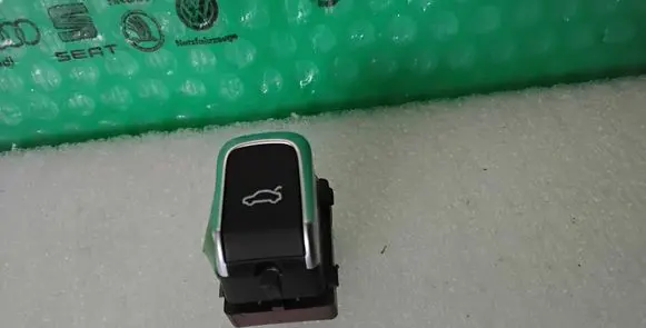 Audi A6 S6 C7 4G Tailgate opening switch 4H0959831B