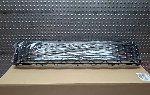 Fiat 500 Front bumper lower grill S26336976 735619520