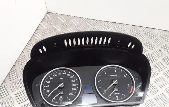 BMW 5 E60 E61 Speedometer (instrument cluster) 62119153755 110080213