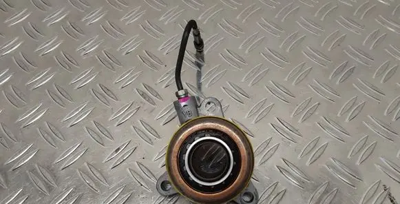 Toyota Verso-S clutch release bearing 