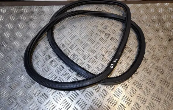 Audi Q3 8U Rear door rubber seal (on body) 