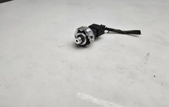 Mercedes-Benz Sprinter W906 Air conditioning (A/C) pressure sensor 2110000283 000283