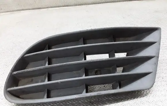 Volkswagen Golf Plus Front bumper lower grill 5M0853666