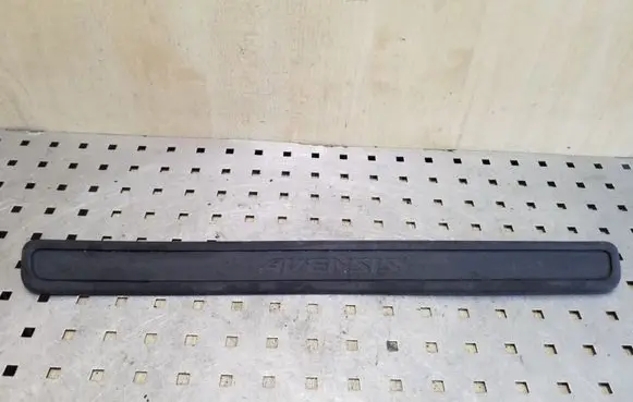 Toyota Avensis T270 Front sill trim cover 6791105040