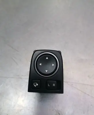 KIA Ceed Wing mirror switch