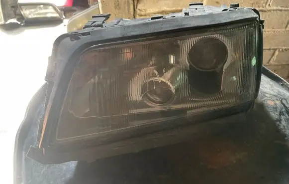 Audi A8 S8 D2 4D Headlight/headlamp 235230