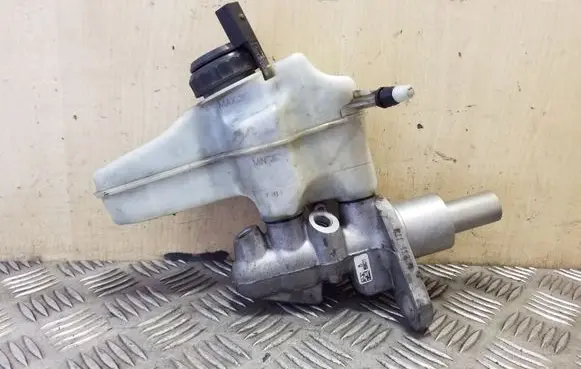 Volkswagen PASSAT CC Master brake cylinder 3C2611301