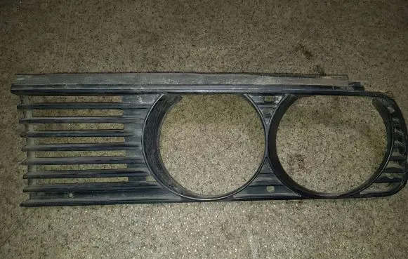 Under headlight/headlamp trim