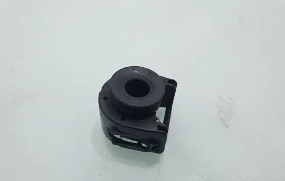 Radiator mount bracket