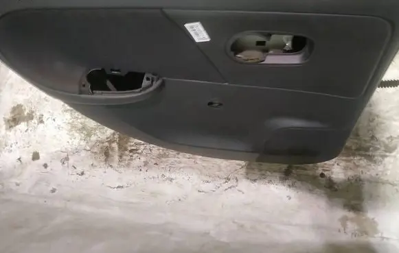 Nissan Note (E11) Rear door card panel trim