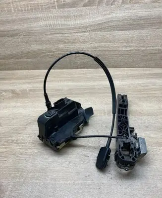 Nissan Primera Front door lock 80611AV600