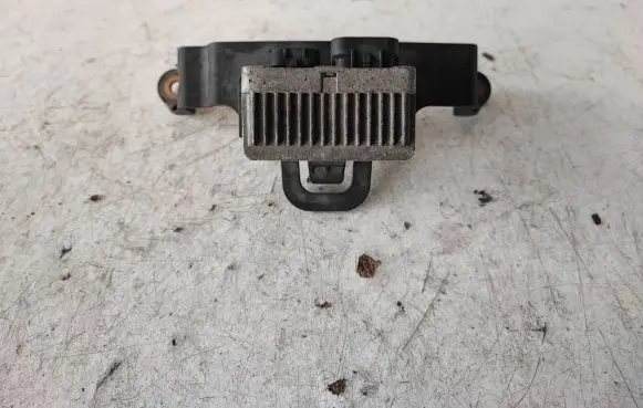 Glow plug pre-heat relay