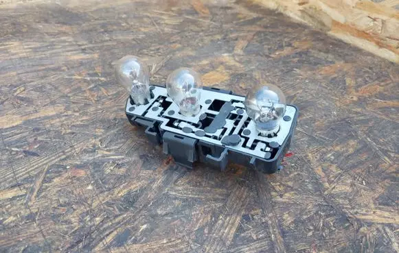 Audi A6 S6 C5 4B Tail light bulb cover holder B5831BL