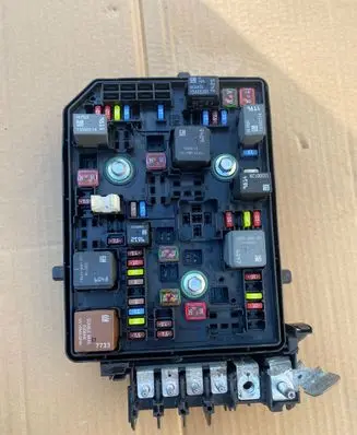 Opel Astra K Fuse module 15514069