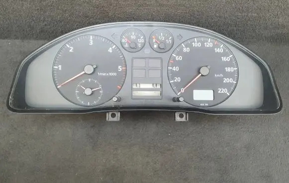 Audi A4 S4 B5 8D Speedometer (instrument cluster) 8D9919033A