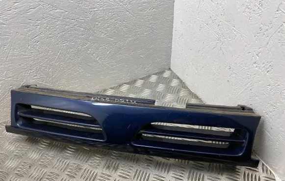 Nissan Primera Front bumper upper radiator grill DS07114