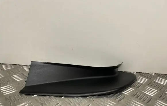 BMW 5 F10 F11 Rear/tail light trim molding 7204376