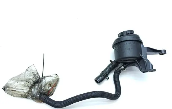 Mercedes-Benz C W203 Power steering fluid tank/reservoir A2034600083