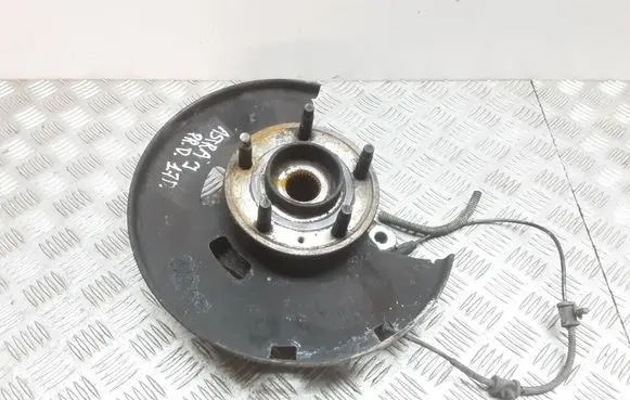 Opel Astra J Front wheel hub