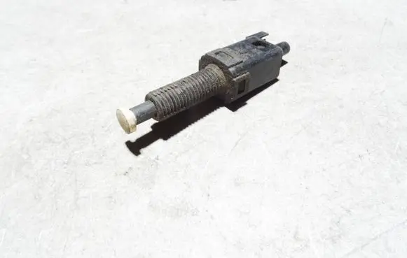 Audi A6 S6 C5 4B Brake pedal sensor switch 811907343B
