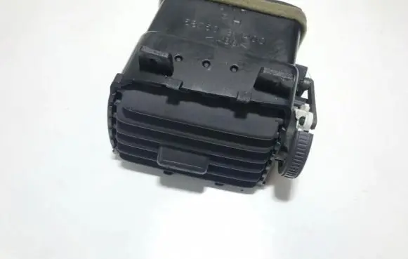 Nissan Almera N16 Dash center air vent grill 68750bm400