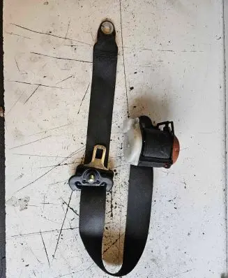 Suzuki Grand Vitara II Front seatbelt 8498065J1 TKAB0DP541 00210007