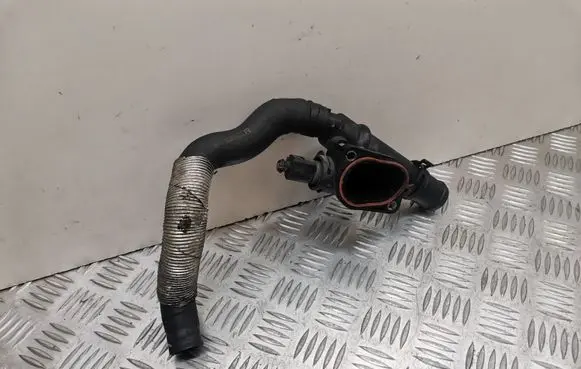 Volkswagen PASSAT B6 Engine coolant pipe/hose 03G121132B
