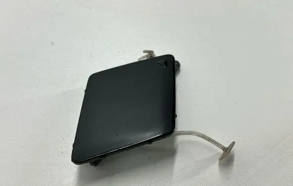 BMW 5 F10 F11 Front tow hook cap/cover 51117200717