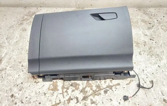 Skoda Octavia Mk4 Glove box 5E8857103 5E8857097