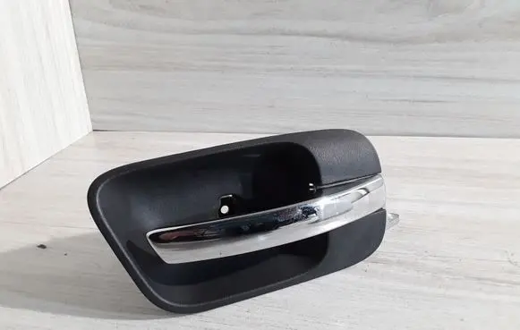 Chrysler 300 - 300C Front door interior handle 1070402AB