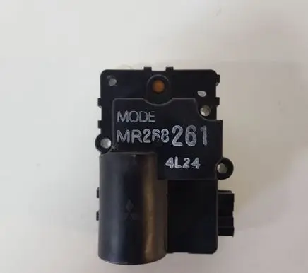 Mitsubishi Pajero Sport I Air flap motor/actuator MR268261