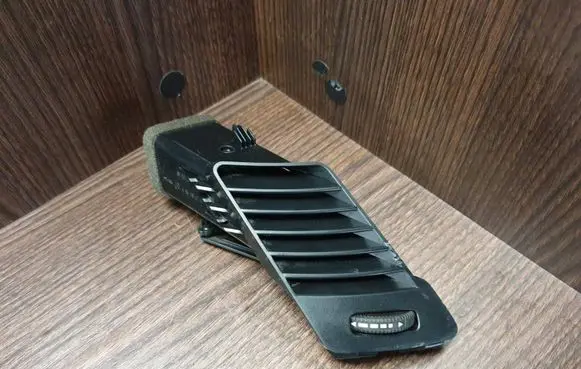 Mercedes-Benz Sprinter W906 Dash center air vent grill A9068300254