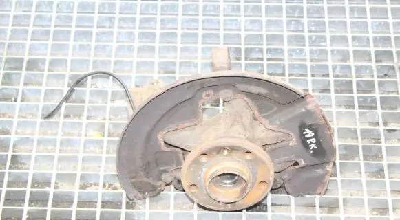 Volvo V70 Front wheel hub