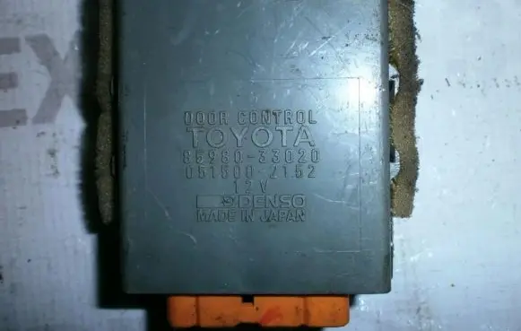 Toyota Camry Door control unit/module 8598033020