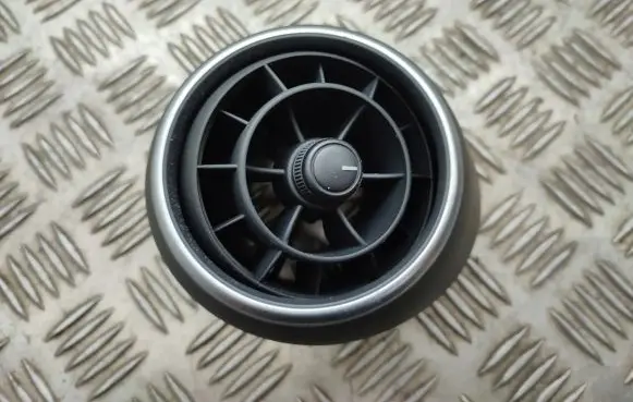 Audi A1 Dash center air vent grill 8X1820951