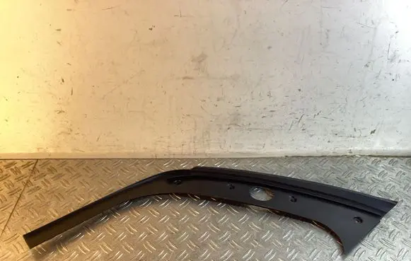 Mercedes-Benz GL X164 Rear side glass trim A1646700387