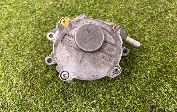 Mercedes-Benz ML W164 Vacuum pump A6422300165