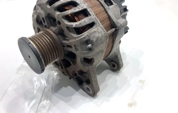 Dacia Duster II Generator/alternator 231005300R