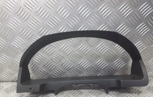 Mercedes-Benz C W204 Dashboard center trim panel A2046800023